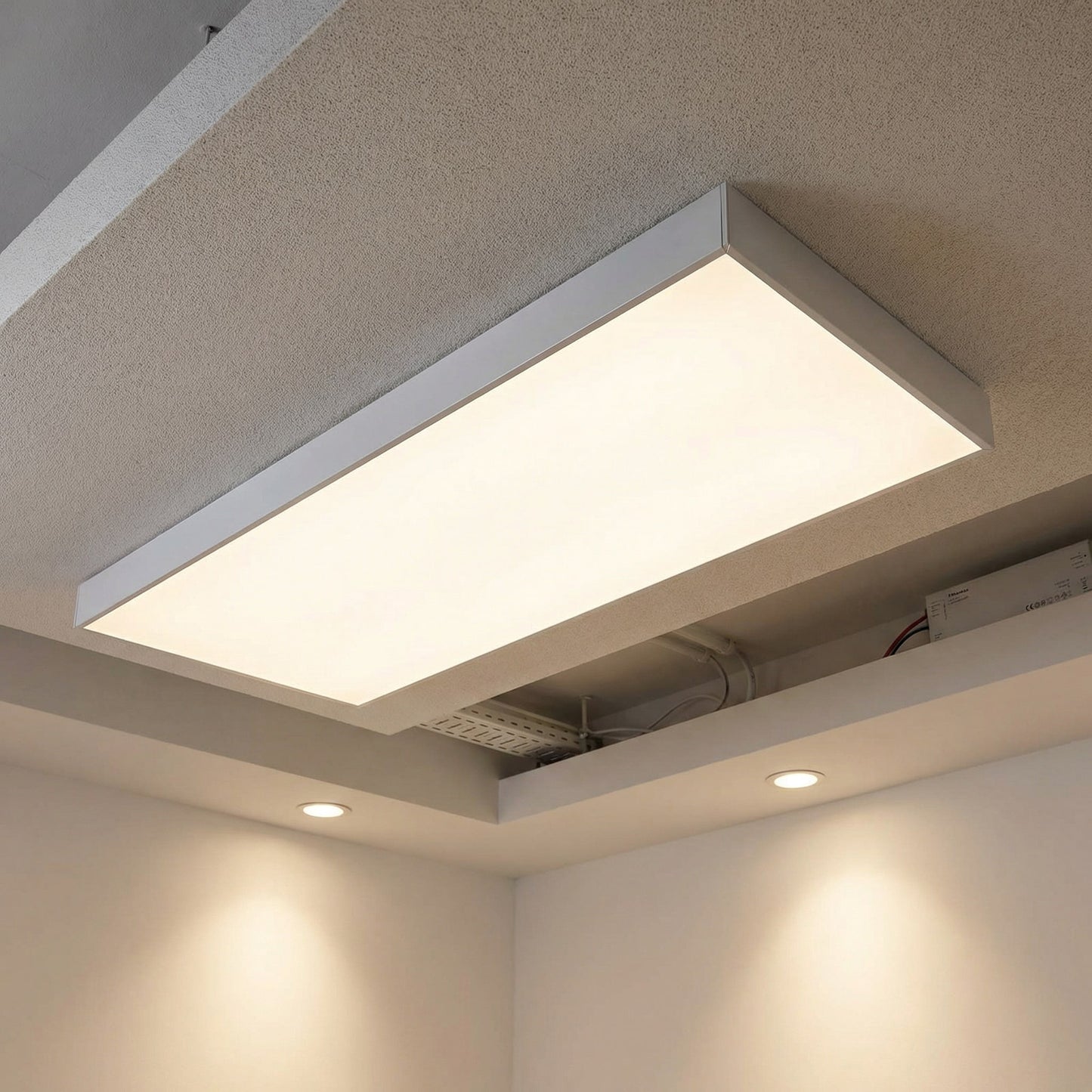 SunshinePanel Kit Fixation Saillie Dalle LED 120�60 cm - Cadre Aluminium Blanc RAL 9016, effet lumineux ambiance